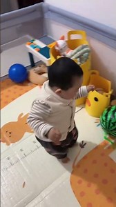 First time learning to walk! Oh my, hahaha! #BabyLearningToWalk#Unlock new skills