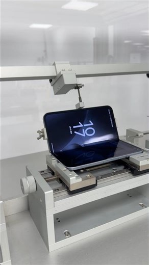 How GOOGLE tests its FOLDABLE SMARTPHONES 😱