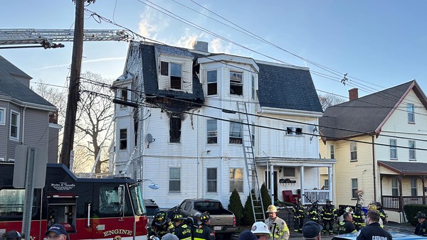 2 injured in Malden fire