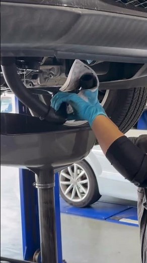 ウォーターホース交換：VW Audi専門店ナイルプラスの日常作業動画