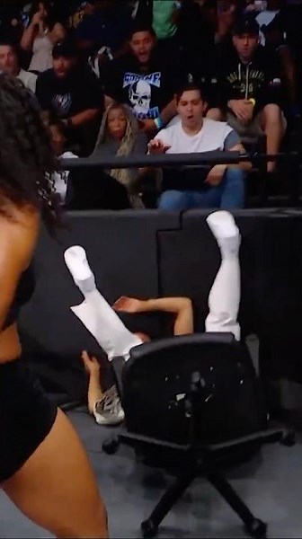 Kali Armstrong sent Kendal Grey FLYING! 😨 #WWENXT