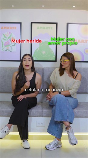 No todas las mujeres que aman… se aman. Y esa diferencia puede cambiar por completo la relación que construyen. Porque cuando una mujer deja de mendigar amor, también deja de aceptar lo que antes llamaba “normal”. El amor propio no hace que quieras menos. Hace que dejes de perderte mientras amas. ¿Con cuál versión de ti conectaste más? #Psicología #AmorPropio #LímitesSanos