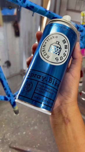 @spraybike Transparent Finish Blue Metallic Flakes ❄️🦑 #squidbikes #custompaintjobs #spraypaint #sacramento #bikepaintjob