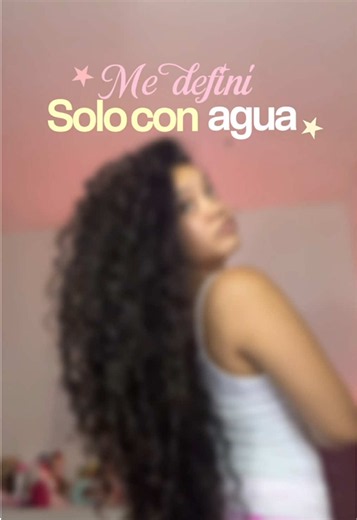 Me definí el cabello solo con agua: resultado y experiencia