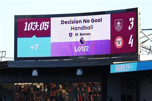 'What caused the boos...': Ex-ref Dermot Gallagher discusses Burnley v Brentford controversy