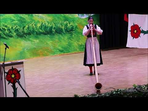 2023 Jodelobig mit Lisa Stoll und ihrem Alphorn