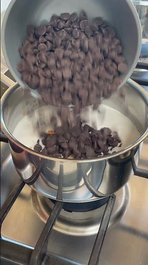 Healthy Chocolate Frosting #healthydessert #healthyrecipe