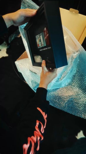 9.4K views | More than just decor, it’s a reminder to chase dreams. A Ferrari key frame – the ultimate motivational piece. | Benx | Facebook