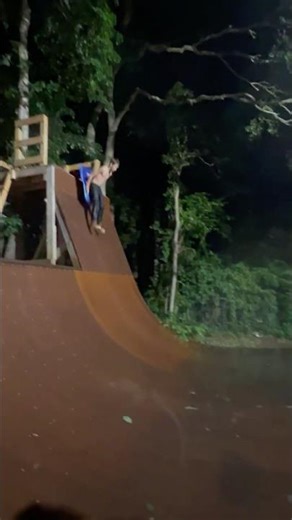 Half pipe surfing with the ‪@Fouronwheels69‬ crew #halfpipe #fun #surf #viral #funny