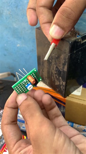 How to Make Mini Car Turn Indicator Using 555 Timer IC | LED Flasher with 3.7V Battery