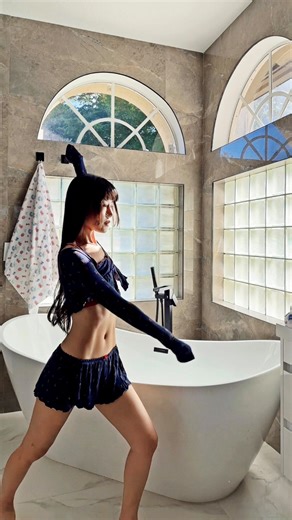 Elle 🐇 on Instagram: "My dad told me to do this traditional Chinese exercise every morning… 🧘🏻‍♀️ now it’s part of my new morning routine! ☀️ So my dad recently quit smoking & drinking, and started a morning exercise regime that includes the Ba Duan Jin (八段锦) Traditional Chinese exercise routine. He felt such benefits that he passionately recommended to me. Tbh I’m a little too lazy and impatient to do the whole routine every morning 🤣 so I do a simplified & shortened version, but even with 