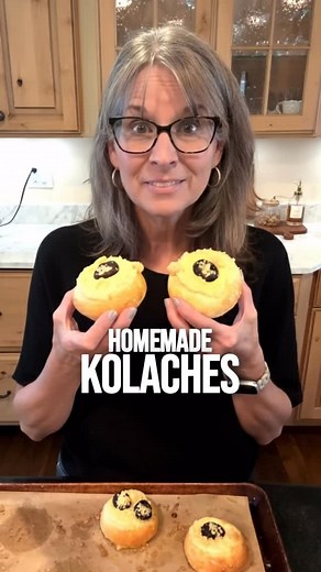 If you’ve ever had a warm, freshly baked kolache, you know how irresistible they are! They’re pillowy soft, sweet dough wrapped around a sweet or savory filling that melts in your mouth. After visiting the Czech Republic this year, I knew I had to bring one of their favorites into my own kitchen. Bonus: These homemade Kolaches are an easy yeast bread, even for beginners! Comment the word RECIPE and I’ll send it to you! https://www.thefreshcooky.com/kolaches/ #kolaches #homemadekolaches #hruskask