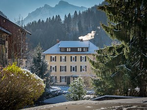 Aravis Lodge - Your Short Break & Ski Weekend Chalet-Hotel Base