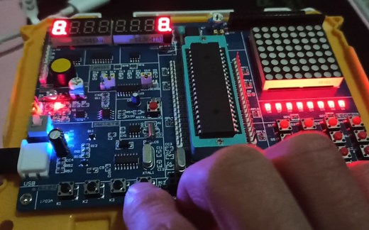 PWM脉冲调整LED亮度（呼吸灯）