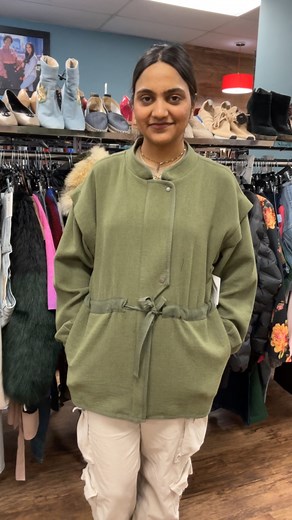 NWT jacket | size m | $52 🤍 Dm or call 🤍 #resale •Call us 905-842-4000 •DM for Card or E-transfer •WE SHIP✈️ in Canada 🇨🇦 & in 🇺🇸 over $150 ✨Style Encore Oakville is independent from any brand affiliation. All copyrights and trademarks remain sole property of the brand. All items are previously owned and gently used. ❗️❗️❗️ATTENTION ❗️❗️❗️ ✨All handbags, shoes and accessories are final sale ✨No returns. Clothes are exchange only within five days purchased in store. Must have tags on. ✨Onli