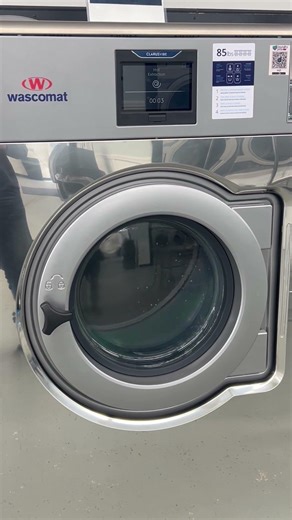 200G extraction Wascomat washer doing it's thing. #bestlaundry #laundromat #laundry #wascomat #akron