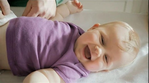 Huggies TV Commercial for Huggies Natural Care Daddy Day Care