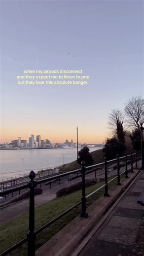 AirPods Disconnect: The Rhythm of Rocket League