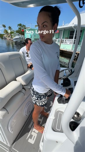 📍Private Boat Docking Lessons⚓️World wide 🌎 on Instagram: "𝐋𝐞𝐚𝐫𝐧 𝐭𝐨 𝐭𝐮𝐫𝐧 𝐚 𝐛𝐨𝐚𝐭 𝐨𝐧 𝐚 𝐝𝐢𝐦𝐞 𝐥𝐢𝐤𝐞 𝐭𝐡𝐢𝐬 𝐛𝐨𝐨𝐤 𝐲𝐨𝐮𝐫 𝐥𝐞𝐬𝐬𝐨𝐧 𝐭𝐨𝐝𝐚𝐲 ⚓️ #Florida #Boating #Turn #360 #KeyLargo #SaltLife #BoatLife #BoatingLife #BoatDay #BoatingAdventure #BoatingSeason #BoatingFun #BoatsOfInstagram #SaltyGirl #TightLines #CenterConsole #BoatsBoatsBoats #Canal #BoatingDay #smcway #smcboatingacademy #fyp #instagood"