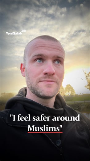 British content creator Joe Collins shared why he feels most secure in Muslim social settings, pointing to the UK’s tense and often volatile drinking culture. He noted that alcohol-centered environments frequently escalate into conflict, creating spaces that are unsafe to be in. | Yeni Şafak