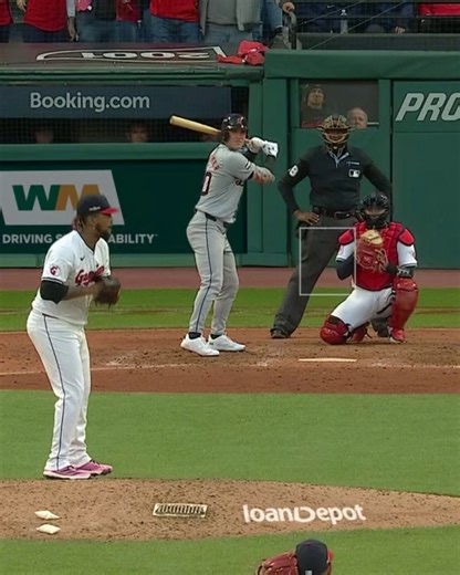 739K views · 14K reactions | THE TIGERS WITH A GO-AHEAD 3-RUN HOMER TO WIN IT IN THE 9TH  THIS SERIES IS TIED AT 1-1  Detroit Tigers | MLB | SportsCenter | Facebook