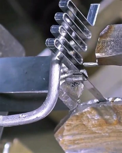 Satisfying Wire Forming Process ⚙️ | مهارة تشكيل الأسلاك المعدنية.