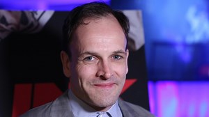 ‘The Crown’: Jonny Lee Miller Joins Cast as U.K. Prime Minister John Major for Season 5 | THR News