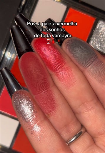 Paleta Vermelha: A Escolha Ideal para Maquiagem Vampira