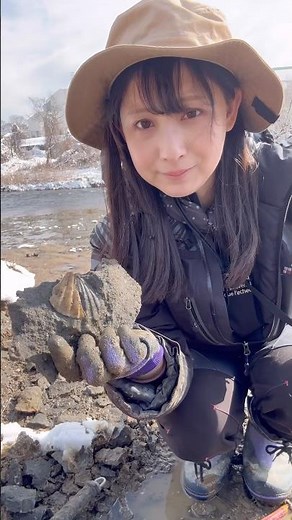 This is what happens when you excavate fossils on a snowy day! #fossils #fossilhunter