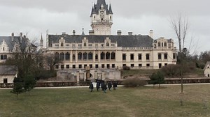 3.6K views · 18 reactions | Finale der starbesetzten Mörderjagd mit Matthew Beard und Jürgen Maurer: Vienna Blood! Während die Dreharbeiten der zweiten Staffel bereits im Gang sind, widmet sich das ungleiche Ermittlerduo heute „dem verlorenen Sohn" - ab 20.15 Uhr! | ORF 2 | Facebook