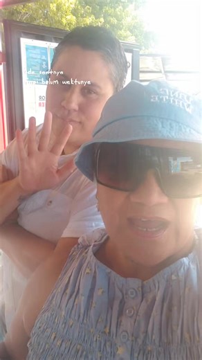 30th Jan 2026 Out to South Auckland Otara shopping center is where the best number one place for island food and other goodies too we feed the eyes with lots of smiling and feed of yummy kai, povi masima, polosami, taro, raw fish and Otai yummy 😋...on way back to car we discover Otara Kai Village we stop to support soo cool 😎 if you are driving to Otara stop by to support our whanau (local community) If you want a hair cut go there to support our community whanau $25 dollars a hair cut you can