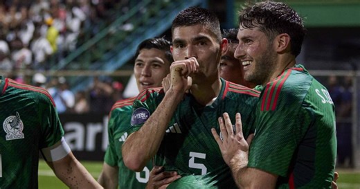 Johan Vázquez abre el camino para México ante Surinam