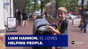 10-year-old passes out homemade lunches to homeless people every week