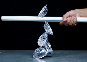 11 آزمایش علمی آسان با استفاده از الکتریسیته ساکن