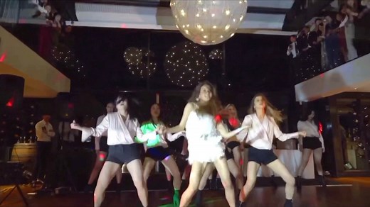 热辣新娘婚礼炸翻现场，这样的婚礼你喜不喜欢？