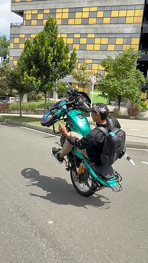 79K views · 3.1K reactions | Miguel 藍藍 #viralreelsシ #reelsfbシ #viralchallenge #support #virales | LaGrasa Bikelife | Facebook