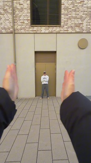 Steven Wommack on Instagram: "Here is how you can create this inspiring @gat.noir inspired zoom clap transition ✨🎥 to show your outfits in creative ways in your next Instagram reel 😍🚀 all you need is your phone and a helping hand 🫶🏼 hope you like it!! enjoy creating!! 🔥 #video #edit #reels #tutorial #creative #explore #ideas #outfit #transition"