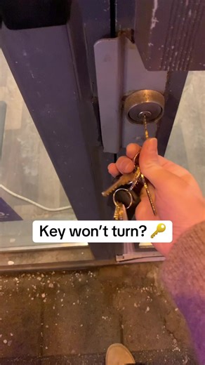 Worked instantly 💁🏻‍♀️ #diyfix #keys #keychains #hacks #fyp