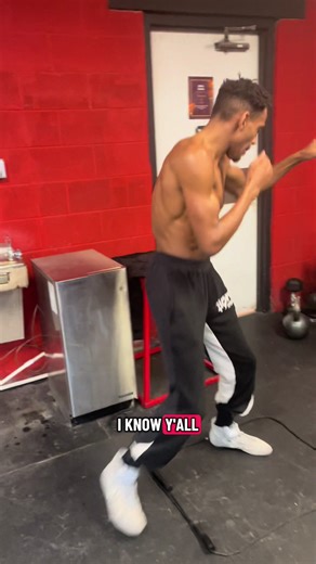 Strategic footwork protocol designed for post-sparring fatigue or pre-sparring activation. The objective: accelerate lactic acid accumulation while hard-wiring precision angles into muscle memory. High output, controlled chaos. Adapted from methods observed in the training environment of Gervonta Davis. #fyp #boxing #mma #ufc #footworkdrill