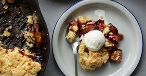 Le crumble aux prunes de Julie Andrieu