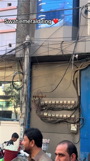 Stunning Emerald Ring for Girls' Jewelry Lovers