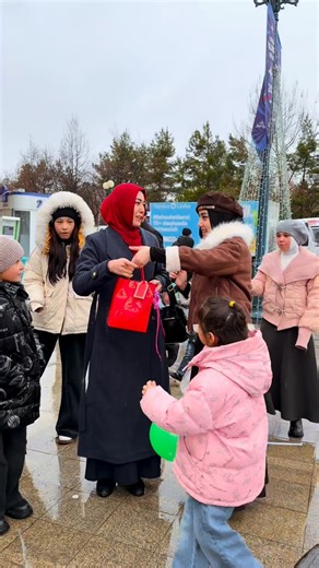 DILMUSS | MEDIA on Instagram: "Dilmuss jamoasi sizlarni kirib kelayotgan 2026 yil bilan tabriklaydi😍"