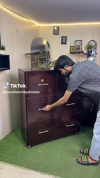 Stylish 6 Drawer Chester: Modern Design for Your Essentials