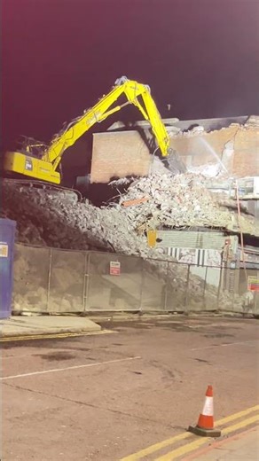 0367 Trying to open a lock with an unknown combo