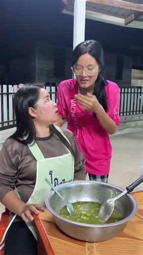 "I can't eat larb tao (a type of Thai salad). #funny #ReraiSaiHaChannel #comedy"