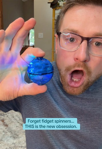 The flying orb ball is pure magic ✨ Toss it, spin it, and watch it hover back like a boomerang! Perfect gift for kids, teens, or anyone who loves gadgets. 🔮 #FlyingOrb #kidstoys #fidgettoy #flyingtoy #kidsgifts