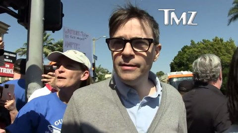 Weezer Throws Their Support Behind the Writers Strike