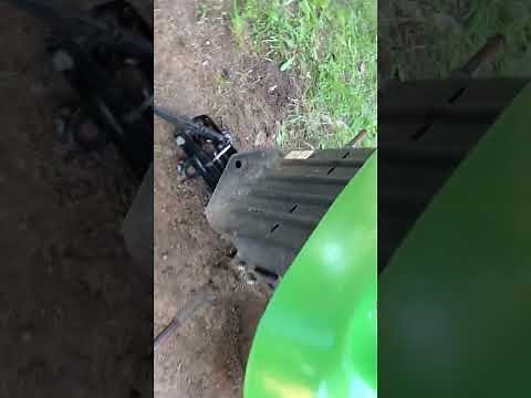 John Deere D105 Transmission Pulley Replacement DYI, Part 1‪@creativelivingbygillgillia6826‬