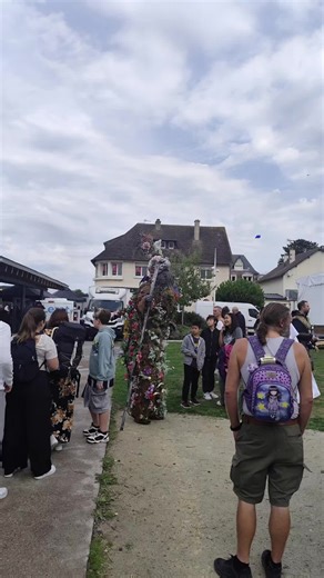 Vidéos de Michel (@simplementmichel) avec Dragon (feat. Skybourne) - Built By Titan