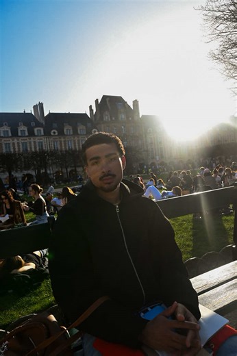 Model Photography in Paris: Capturing Moments